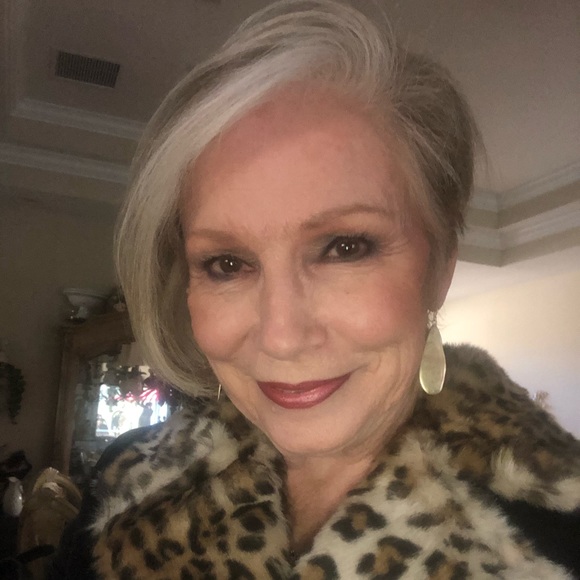 Meet your Posher, Linda - Picture 2 of 4